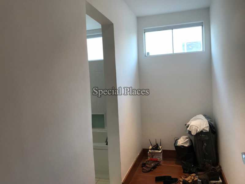 Conheça CLOSET SUÍTE 2 do imóvel - Casa À Venda no Condomínio Barra, Rio Mar - Barra da Tijuca - Rio de Janeiro - RJ - BAC4701 - 23 CLOSET SUÍTE 2