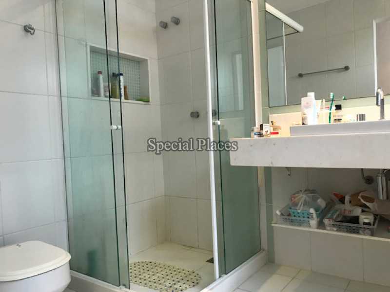 Conheça BANHEIRO SUÍTE 2 do imóvel - Casa À Venda no Condomínio Barra, Rio Mar - Barra da Tijuca - Rio de Janeiro - RJ - BAC4701 - 25 BANHEIRO SUÍTE 2