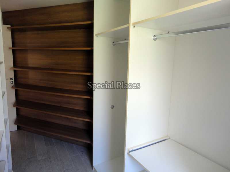 Conheça CLOSET SUITE MASTER do imóvel - Casa À Venda no Condomínio Barra, Santa Mônica Jardins - Barra da Tijuca - Rio de Janeiro - RJ - BAC4703 - 24 CLOSET SUITE MASTER