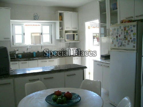 Conheça COZINHA do imóvel - Casa À Venda no Condomínio Barra, Crystal Lake - Barra da Tijuca - Rio de Janeiro - RJ - BAC4743 - 10 COZINHA