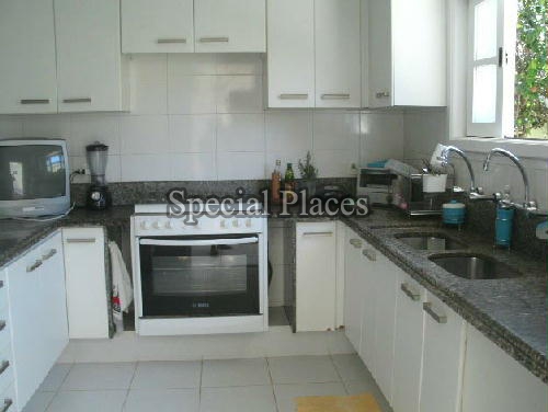Conheça COZINHA do imóvel - Casa À Venda no Condomínio Barra, Crystal Lake - Barra da Tijuca - Rio de Janeiro - RJ - BAC4743 - 11 COZINHA