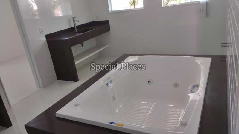 Conheça banheiro da suite do imóvel - Casa em Condomínio 5 Quartos À Venda Barra da Tijuca, Rio de Janeiro - R$ 8.800.000 - BAC4802 - 11 banheiro da suite
