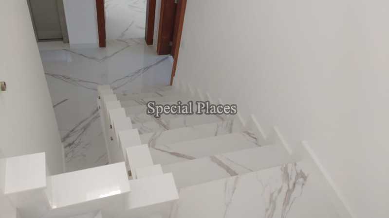 Conheça detalhe escada do imóvel - Casa em Condomínio 5 Quartos À Venda Barra da Tijuca, Rio de Janeiro - R$ 8.800.000 - BAC4802 - 10 detalhe escada