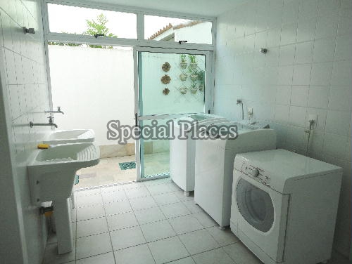 Conheça AREA LAVANDERIA do imóvel - Casa À Venda no Condomínio Barra, Crystal Lake - Barra da Tijuca - Rio de Janeiro - RJ - BAC4877 - 18 AREA LAVANDERIA