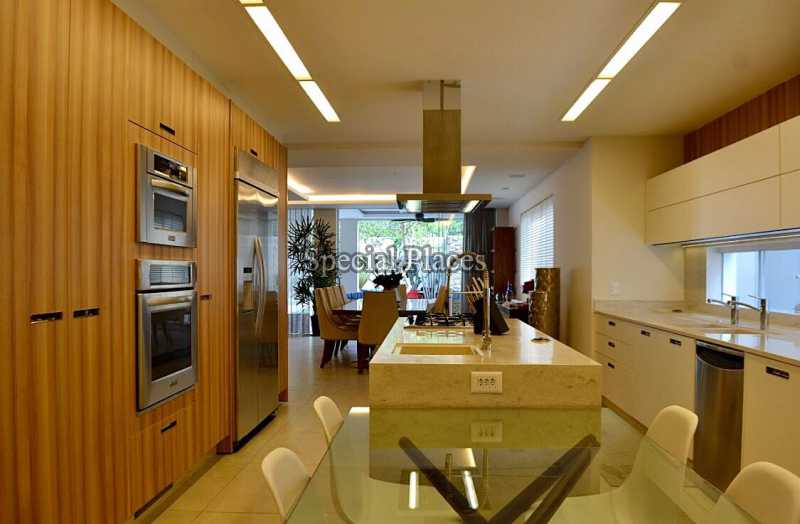Conheça COZINHA do imóvel - Casa À Venda no Condomínio Barra, Novo Leblon - Barra da Tijuca - Rio de Janeiro - RJ - BAC5017 - 11 COZINHA