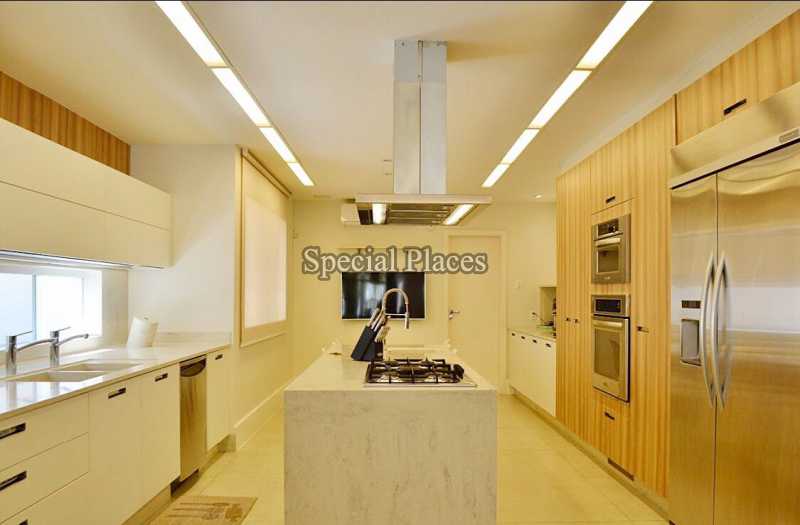 Conheça COZINHA do imóvel - Casa À Venda no Condomínio Barra, Novo Leblon - Barra da Tijuca - Rio de Janeiro - RJ - BAC5017 - 13 COZINHA