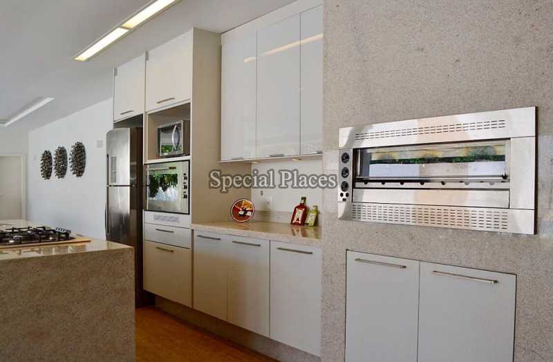 Conheça COZINHA do imóvel - Casa À Venda no Condomínio Barra, Novo Leblon - Barra da Tijuca - Rio de Janeiro - RJ - BAC5017 - 14 COZINHA