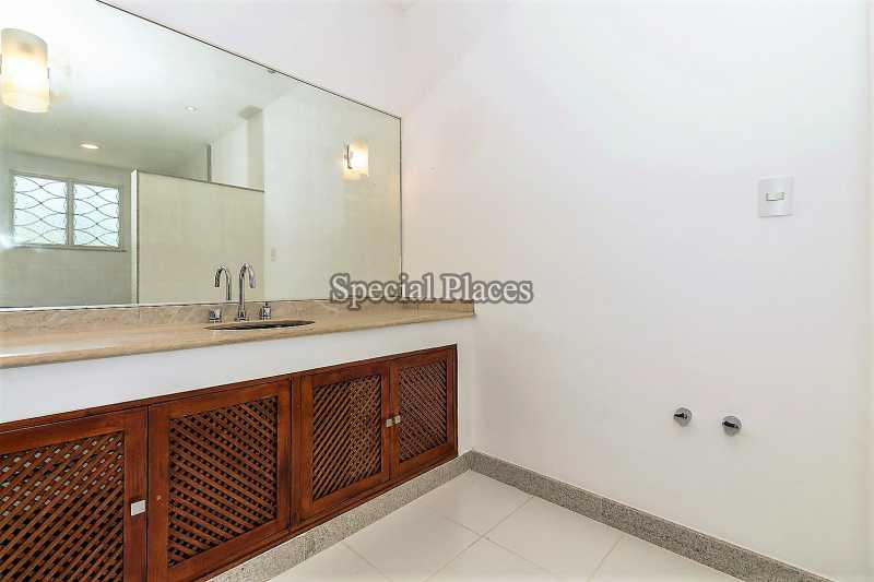Conheça Banheiro 2 do imóvel - Casa À Venda no Condomínio Itanhangá, Jardim - Itanhangá - Rio de Janeiro - RJ - BAC5035 - 30 Banheiro 2