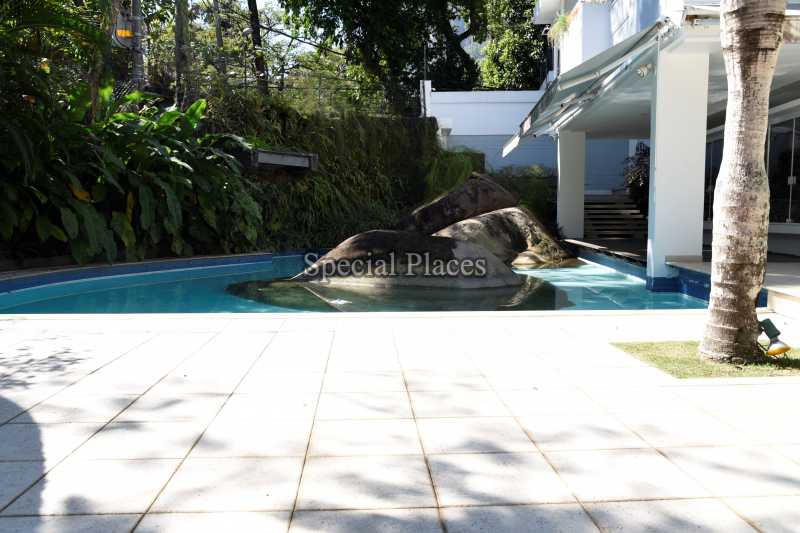 Conheça 3 piscina do imóvel - Casa À Venda no Condomínio Itanhangá, Bosque Itanhangá - Itanhangá - Rio de Janeiro - RJ - BAC5037 - 4 3 piscina
