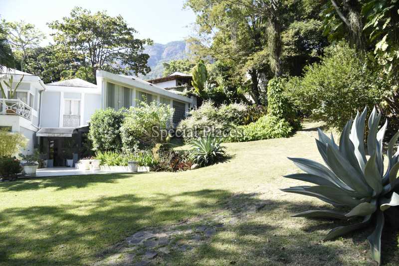 Conheça 6 terreno e jardim do imóvel - Casa À Venda no Condomínio Itanhangá, Bosque Itanhangá - Itanhangá - Rio de Janeiro - RJ - BAC5037 - 7 6 terreno e jardim