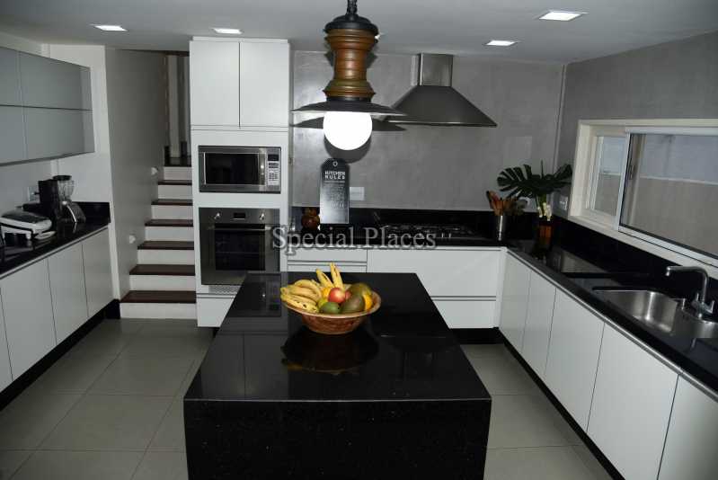 Conheça 13 copa cozinha do imóvel - Casa À Venda no Condomínio Itanhangá, Bosque Itanhangá - Itanhangá - Rio de Janeiro - RJ - BAC5037 - 14 13 copa cozinha