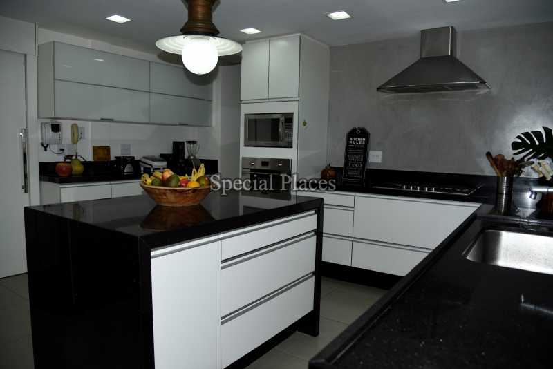 Conheça 14 copa cozinha do imóvel - Casa À Venda no Condomínio Itanhangá, Bosque Itanhangá - Itanhangá - Rio de Janeiro - RJ - BAC5037 - 15 14 copa cozinha