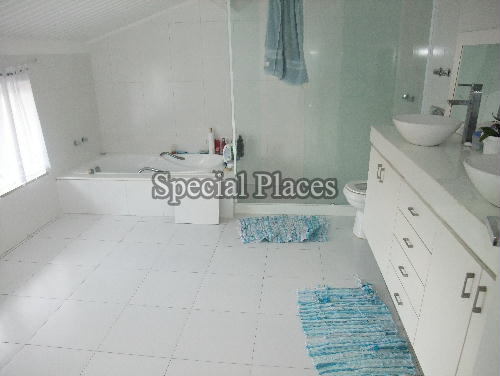 Conheça BANH MASTER do imóvel - Casa À Venda no Condomínio Barra, Santa Mônica Residências - Barra da Tijuca - Rio de Janeiro - RJ - BAC5060 - 20 BANH MASTER