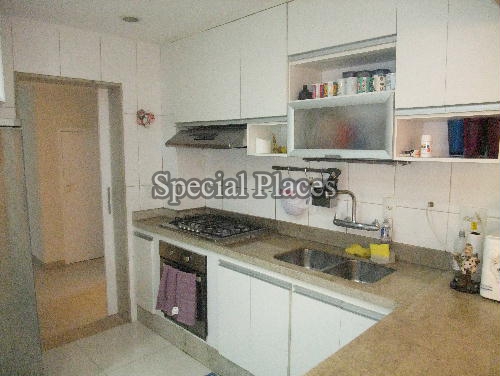 Conheça COZINHA do imóvel - Casa À Venda no Condomínio Barra, Santa Mônica Residências - Barra da Tijuca - Rio de Janeiro - RJ - BAC5060 - 14 COZINHA
