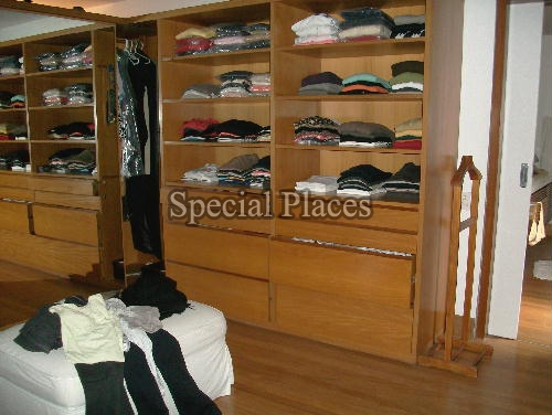 Conheça CLOSET FEMININO do imóvel - Casa À Venda no Condomínio Itanhangá, Jardim - Itanhangá - Rio de Janeiro - RJ - BAC5061 - 28 CLOSET FEMININO