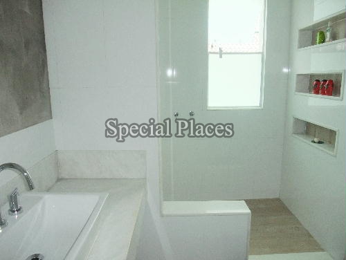 Conheça BANH SUITE do imóvel - Casa À Venda no Condomínio Barra, Malibu - Barra da Tijuca - Rio de Janeiro - RJ - BAC5081 - 28 BANH SUITE
