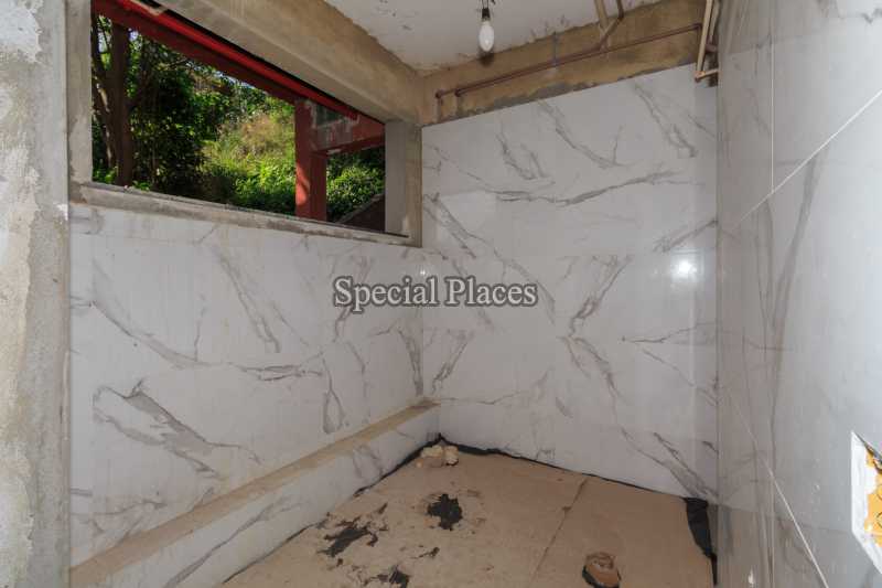 Conheça BANHEIRO (OBRA) do imóvel - Casa em Condomínio Joatinga, Joá, Rio de Janeiro, RJ À Venda, 13 Quartos, 1800m² - BAC5097 - 24 BANHEIRO (OBRA)