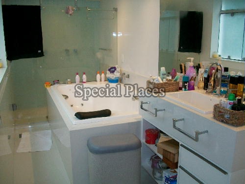Conheça BANH HIDRO do imóvel - Casa À Venda no Condomínio Itanhangá, Bosque Itanhangá - Itanhangá - Rio de Janeiro - RJ - BAC5123 - 20 BANH HIDRO