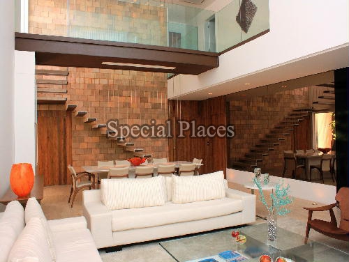 Conheça SALA ESTAR do imóvel - Casa À Venda no Condomínio Barra, Sernambetiba Jardim Marapendi - Barra da Tijuca - Rio de Janeiro - RJ - BAC5195 - 13 SALA ESTAR