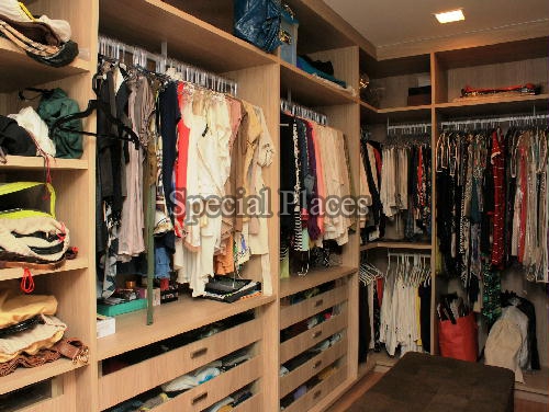 Conheça SUITE MASTER CLOSET do imóvel - Casa À Venda no Condomínio Barra, Sernambetiba Jardim Marapendi - Barra da Tijuca - Rio de Janeiro - RJ - BAC5195 - 21 SUITE MASTER CLOSET