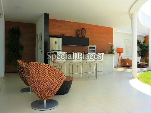 Conheça VARANDA do imóvel - Casa À Venda no Condomínio Barra, Sernambetiba Jardim Marapendi - Barra da Tijuca - Rio de Janeiro - RJ - BAC5195 - 4 VARANDA