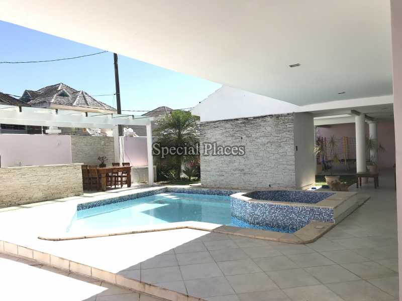 Conheça PISCINA COM HIDRO do imóvel - Casa em Condomínio Recreio, Mountain Green, Recreio dos Bandeirantes, Rio de Janeiro, RJ À Venda, 5 Quartos, 600m² - BAC5470 - 6 PISCINA COM HIDRO