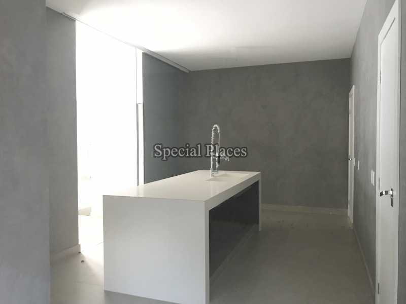 Conheça COZINHA do imóvel - Casa em Condomínio São Conrado, São Conrado, Rio de Janeiro, RJ À Venda, 5 Quartos, 721m² - BAC5509 - 10 COZINHA