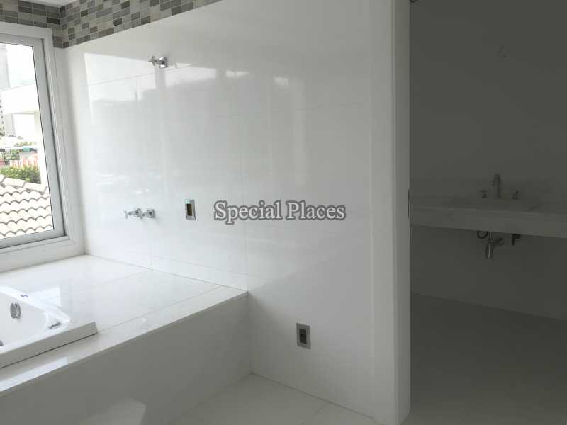Conheça BANHEIRO FEMININO do imóvel - Casa em Condomínio Barra, Malibu, Barra da Tijuca, Rio de Janeiro, RJ À Venda, 5 Quartos, 2000m² - BAC5596 - 23 BANHEIRO FEMININO