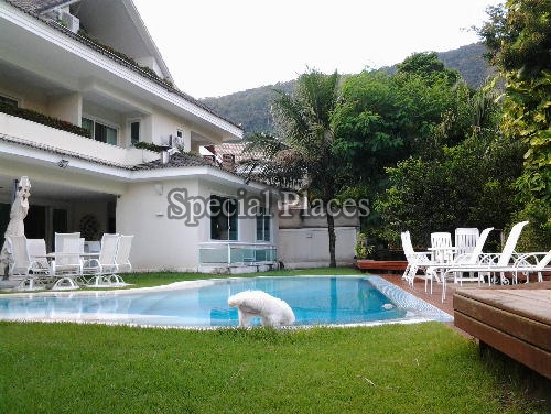 Conheça FACHADA E PISCINA do imóvel - Casa em Condomínio Itanhangá, Reserva, Itanhangá, Rio de Janeiro, RJ À Venda, 5 Quartos, 1374m² - BAC5652 - 3 FACHADA E PISCINA