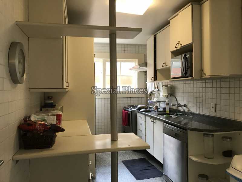 Conheça 8_cozinha do imóvel - Casa em Condomínio São Conrado, Povoado das Canoas, São Conrado, Rio de Janeiro, RJ À Venda, 4 Quartos, 238m² - BAC941 - 9 8_cozinha