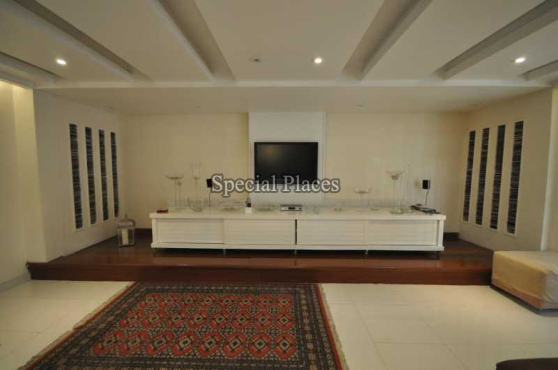 Conheça SALA TV do imóvel - Casa em Condomínio Barra, Santa Marina, Barra da Tijuca, Rio de Janeiro, RJ À Venda, 5 Quartos, 500m² - BAC1123 - 5 SALA TV