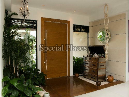 Conheça ENTRADA do imóvel - Casa em Condomínio Barra, Santa Mônica Jardins, Barra da Tijuca, Rio de Janeiro, RJ Para Alugar, 4 Quartos, 800m² - LOC1010 - 13 ENTRADA