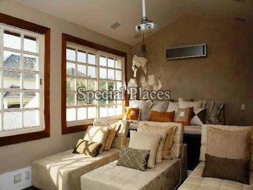 Conheça HOME THEATER do imóvel - Casa em Condomínio Barra, Santa Mônica Jardins, Barra da Tijuca, Rio de Janeiro, RJ Para Alugar, 4 Quartos, 800m² - LOC1010 - 21 HOME THEATER