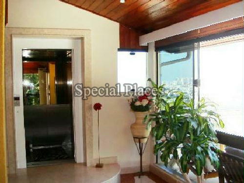 Conheça CASA COM ELEVADOR do imóvel - Casa em Condomínio Joatinga, Joá, Rio de Janeiro, RJ Para Alugar, 4 Quartos, 950m² - LOC1014 - 14 CASA COM ELEVADOR