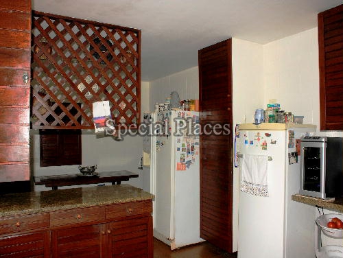 Conheça COZINHA 2 do imóvel - Casa em Condomínio São Conrado, Pedra Bonita, São Conrado, Rio de Janeiro, RJ Para Alugar, 4 Quartos, 1000m² - LOC1028 - 20 COZINHA 2