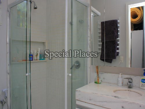 Conheça BANHEIRO do imóvel - Casa em Condomínio Itanhangá, Verde Vale, Itanhangá, Rio de Janeiro, RJ Para Alugar, 2 Quartos, 180m² - LOC1037 - 18 BANHEIRO