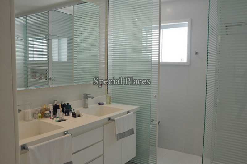Conheça 14banheiro do imóvel - Casa em Condomínio Barra, Mansões, Barra da Tijuca, Rio de Janeiro, RJ Para Alugar, 4 Quartos, 600m² - LOC1052 - 15 14banheiro