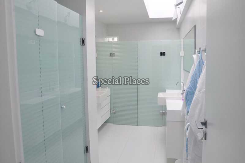 Conheça 15banheiros do imóvel - Casa em Condomínio Barra, Mansões, Barra da Tijuca, Rio de Janeiro, RJ Para Alugar, 4 Quartos, 600m² - LOC1052 - 16 15banheiros