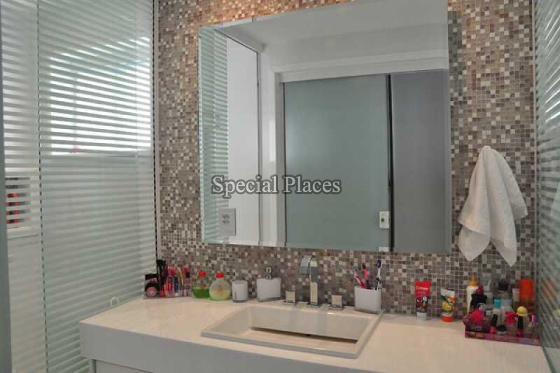 Conheça 17banheiros do imóvel - Casa em Condomínio Barra, Mansões, Barra da Tijuca, Rio de Janeiro, RJ Para Alugar, 4 Quartos, 600m² - LOC1052 - 18 17banheiros