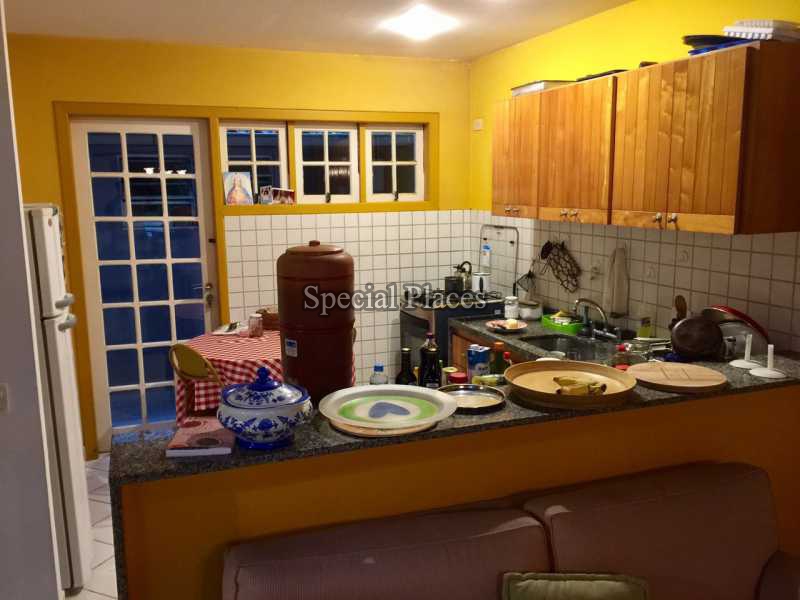 Conheça COPA COZINHA do imóvel - Casa Barra da Tijuca, Rio de Janeiro, RJ Para Alugar, 250m² - LOC1056 - 14 COPA COZINHA