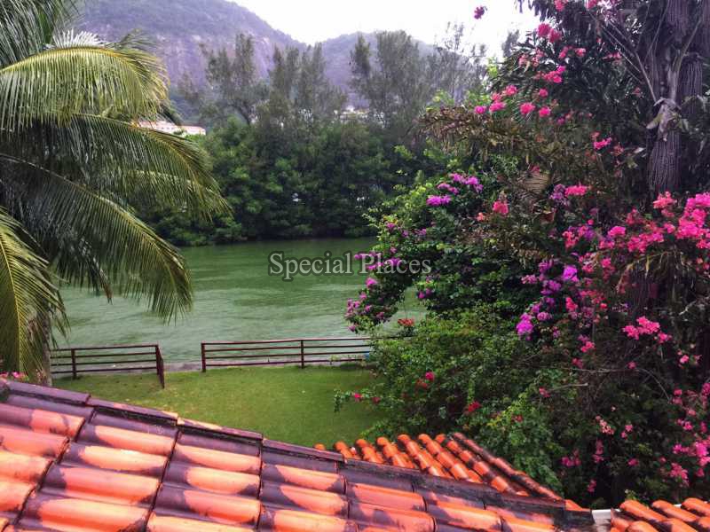 Conheça VISTA LAGOA do imóvel - Casa Barra da Tijuca, Rio de Janeiro, RJ Para Alugar, 250m² - LOC1056 - 18 VISTA LAGOA
