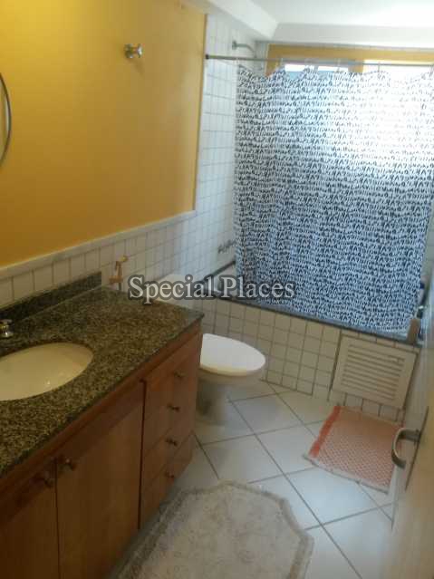 Conheça BANHEIRO do imóvel - Casa Barra da Tijuca, Rio de Janeiro, RJ Para Alugar, 250m² - LOC1056 - 16 BANHEIRO