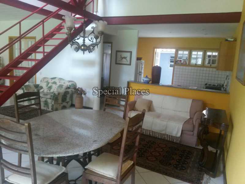 Conheça SALAO_ESCADA do imóvel - Casa Barra da Tijuca, Rio de Janeiro, RJ Para Alugar, 250m² - LOC1056 - 13 SALAO_ESCADA