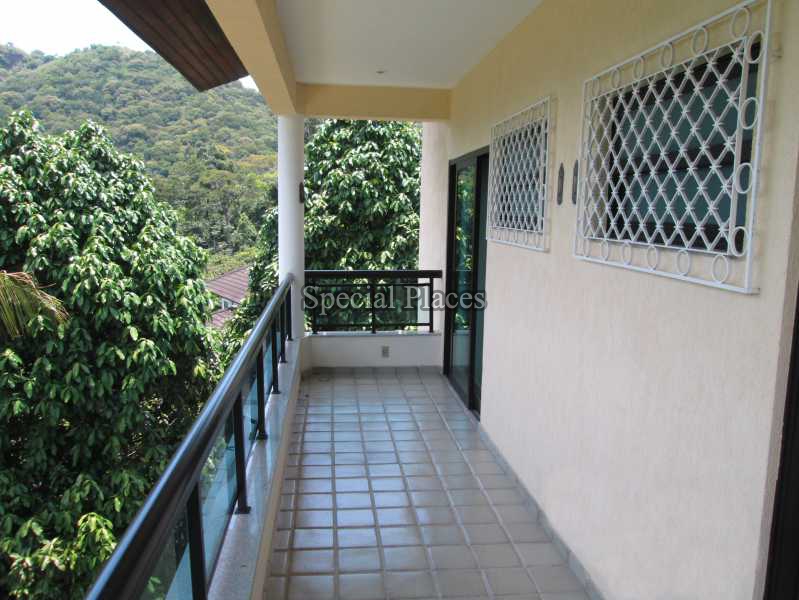 Conheça VARANDÃO do imóvel - Casa À Venda no Condomínio Itanhangá, Greenwood Park - Itanhangá - Rio de Janeiro - RJ - BAC5881 - 14 VARANDÃO