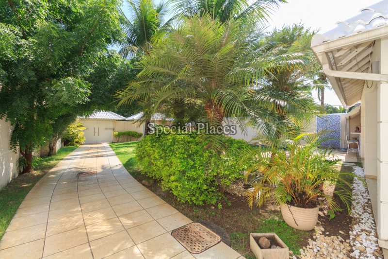 Conheça JARDIM do imóvel - Casa À Venda no Condomínio Barra, Núcleo das Mansões - Barra da Tijuca - Rio de Janeiro - RJ - BAC5910 - 5 JARDIM