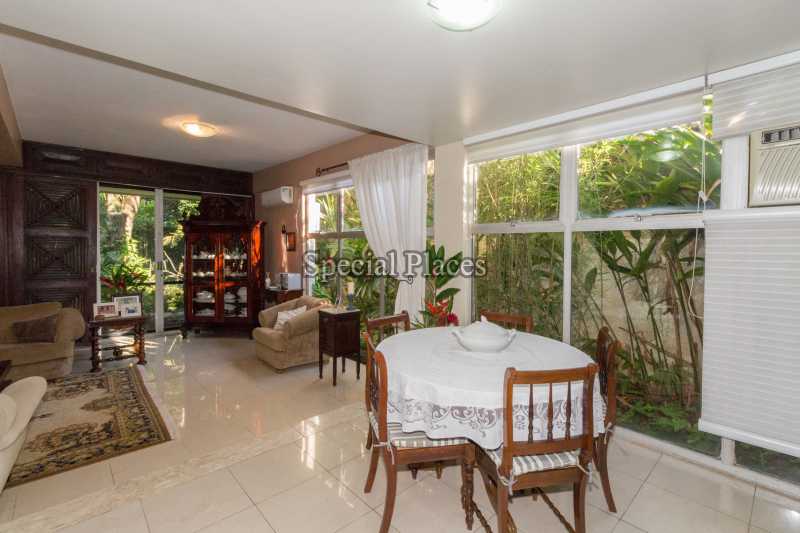 Conheça LATERAL do imóvel - Casa À Venda no Condomínio Itanhangá, Jardim - Itanhangá - Rio de Janeiro - RJ - BAC5911 - 21 LATERAL