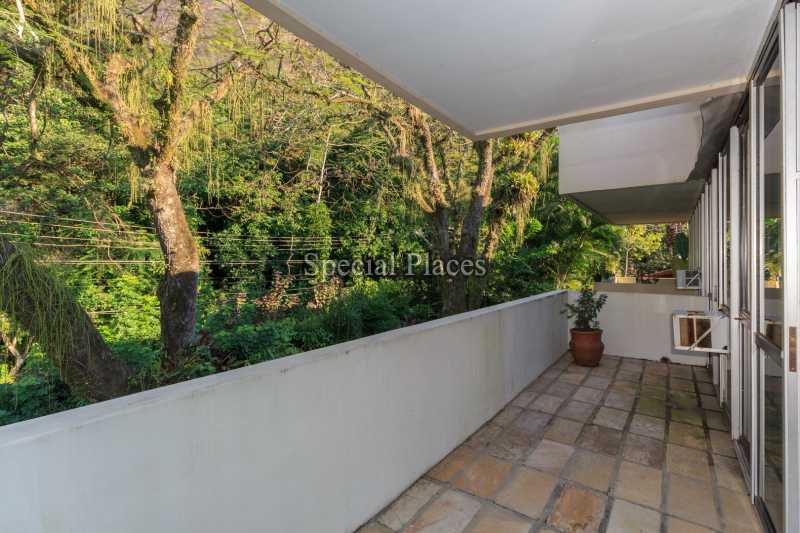 Conheça VARANDÃO 2º ANDAR do imóvel - Casa À Venda no Condomínio Itanhangá, Jardim - Itanhangá - Rio de Janeiro - RJ - BAC5911 - 25 VARANDÃO 2º ANDAR