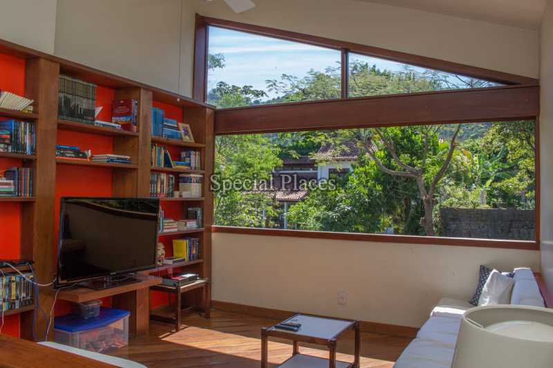 Conheça SALA INTIMA do imóvel - Casa em Condomínio 4 quartos para alugar Itanhangá, Rio de Janeiro - R$ 18.000 - LOC1070 - 17 SALA INTIMA