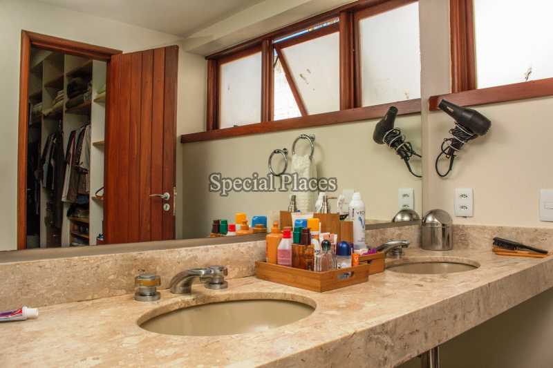 Conheça BANHEIROS do imóvel - Casa em Condomínio 4 quartos para alugar Itanhangá, Rio de Janeiro - R$ 18.000 - LOC1070 - 26 BANHEIROS