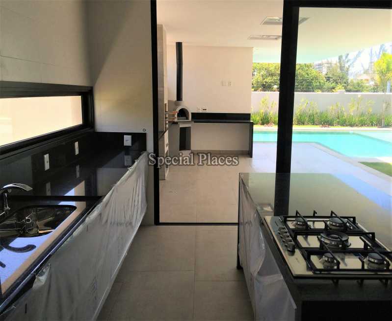 Conheça cozinha integrada do imóvel - Casa em Condominio Condomínio Barra, Alphaville, Barra da Tijuca,Rio de Janeiro,RJ Para Alugar,5 Quartos,730m² - LOC1072 - 11 cozinha integrada